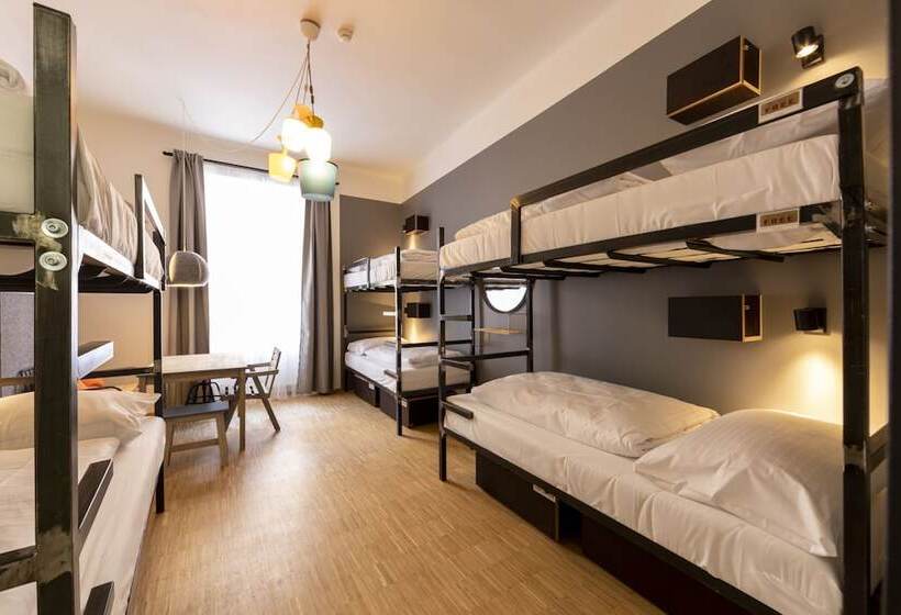 Cama em Quarto Compartilhado, Czech Inn