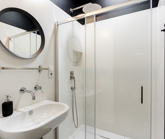 Cama em Quarto Compartilhado, Czech Inn