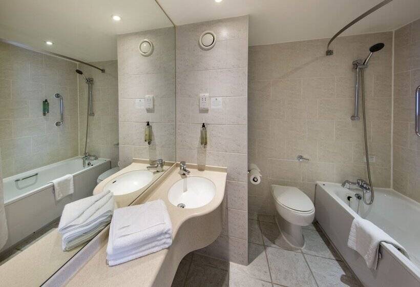 キングサイズベッドのスイートルーム, Holiday Inn Liverpool City Centre, An Ihg