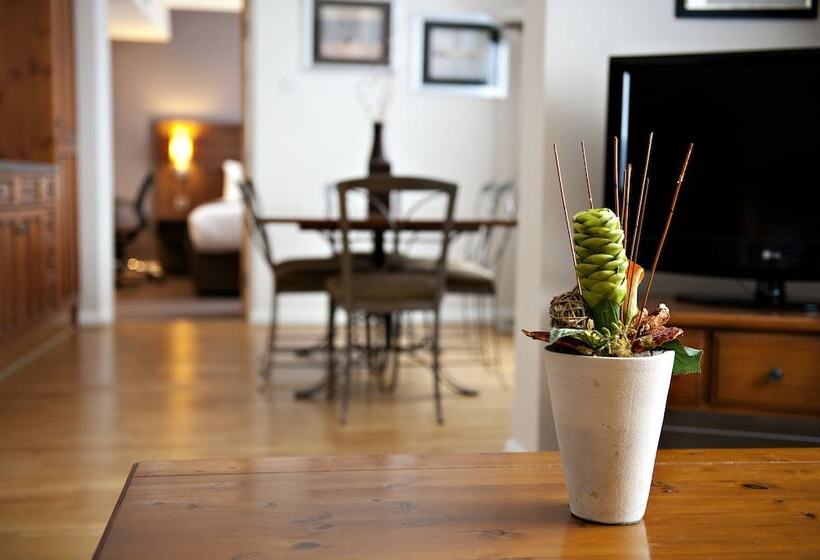 キングサイズベッドのスイートルーム, Holiday Inn Liverpool City Centre, An Ihg