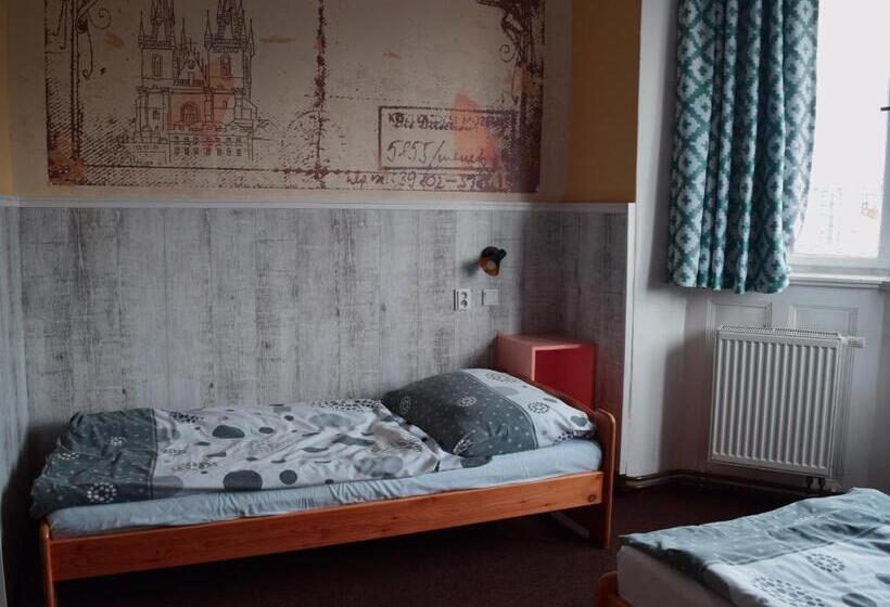 اتاق استاندارد با سرویس بهداشتی مشترک, Hostel Downtown