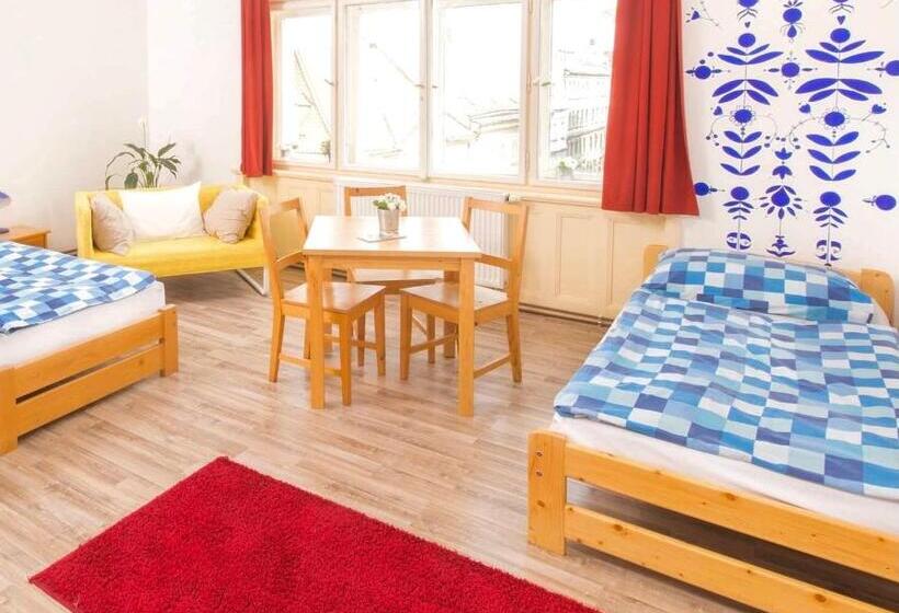 اتاق استاندارد با سرویس بهداشتی مشترک, Hostel Downtown