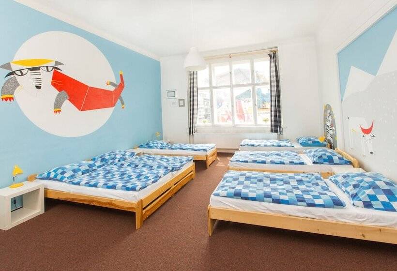 تختخواب در اتاق مشترک, Hostel Downtown