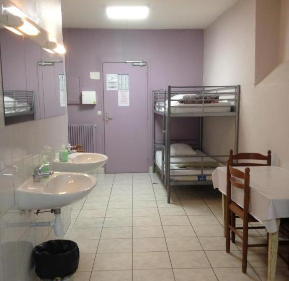 اتاق پنج‌تخته استاندارد, Hôtel Richard