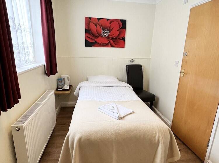 标准单人间, Melbourne House