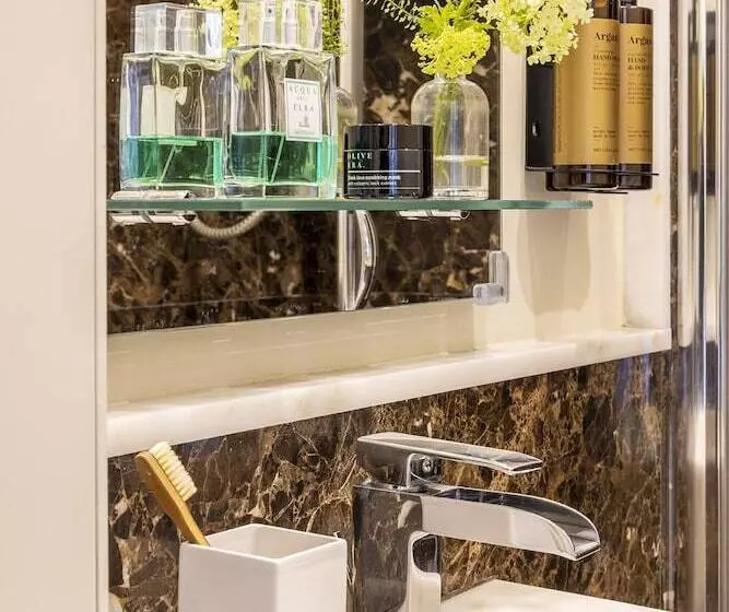 اتاق لوکس, Nerva Boutique
