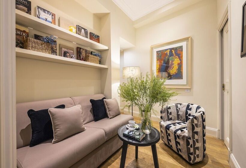 סוויטה, Nerva Boutique