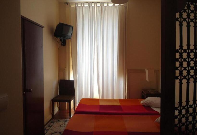 Quarto Standard Casa de Banho Partilhada, Pouso Dos Anjos