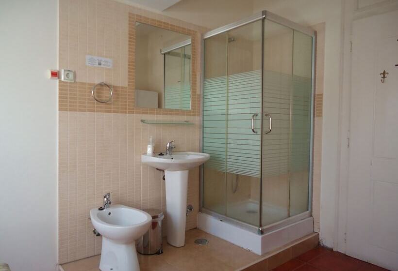 Quarto Estandar Banheiro Compartilhado, Pouso Dos Anjos