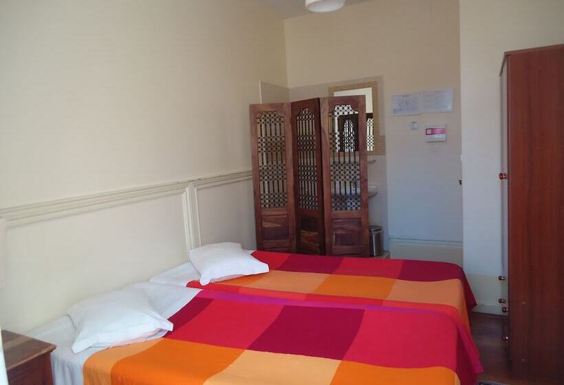Quarto Standard Individual Casa de Banho Partilhada, Pouso Dos Anjos