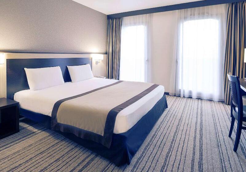 수피리어 룸, The Wesley Euston