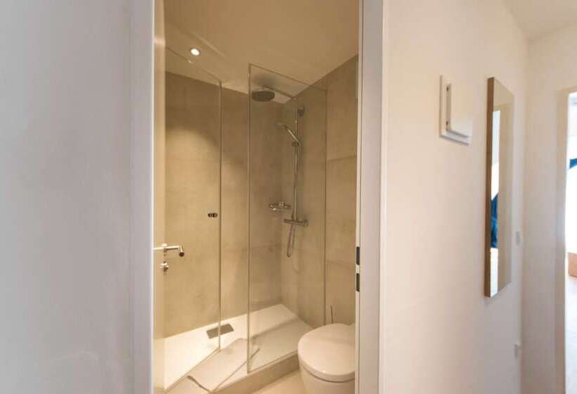 سوییت دوبلکس, Downtown Vi Vadi