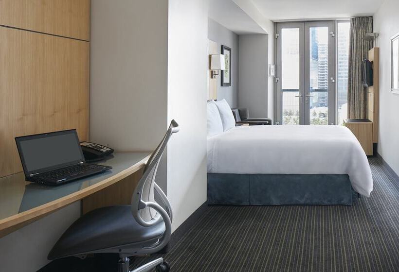 带观景的标准间, World Center