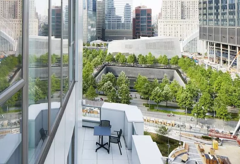 اتاق سوپریور با چشم‌انداز, World Center