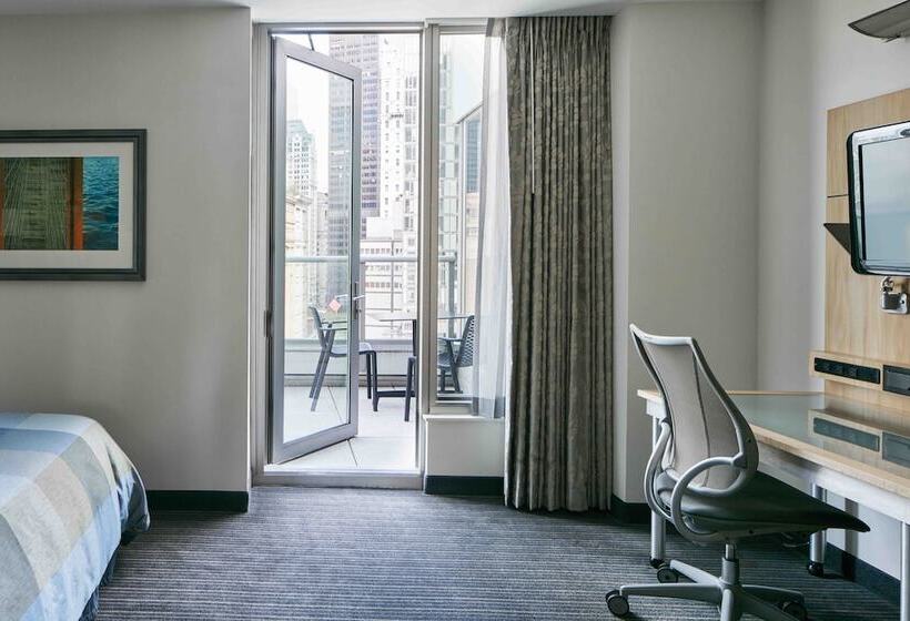 带观景的高级间, World Center