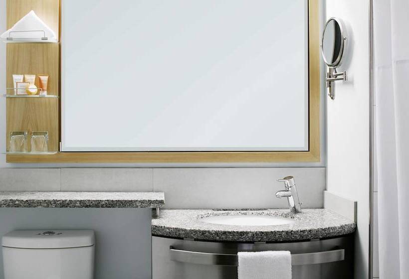 标准间, World Center