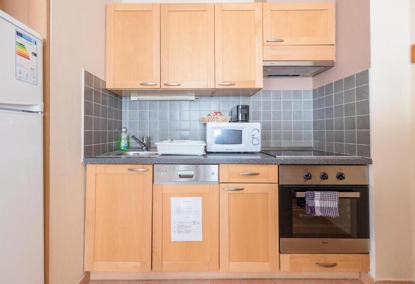 Deluxe Studio, Mango Apartments