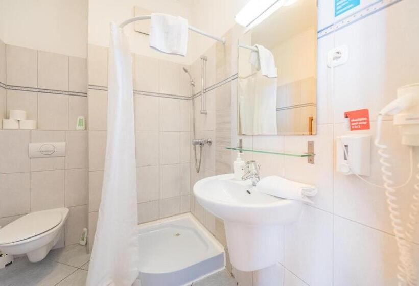 Deluxe Studio, Mango Apartments