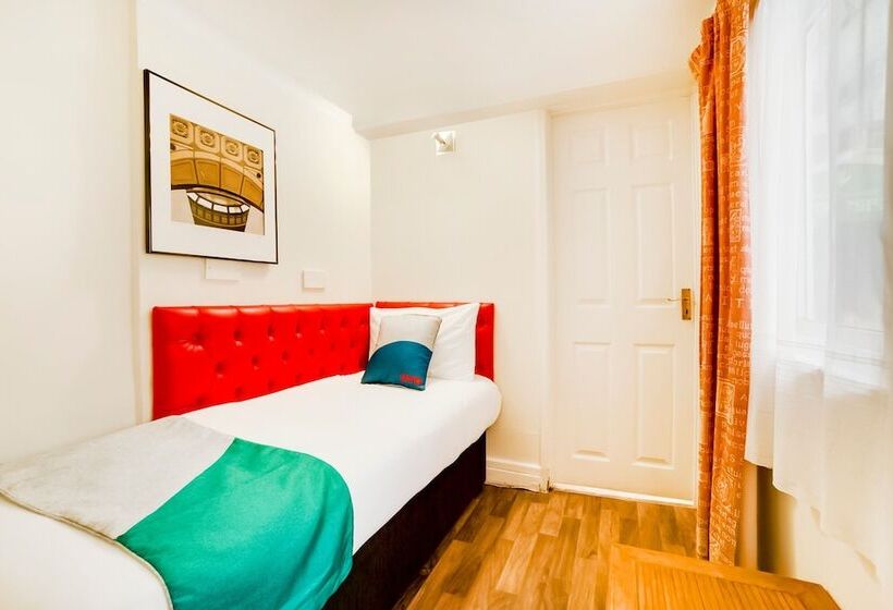 חדר סטנדרט יחיד, The Gullivers