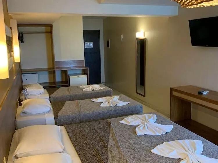 اتاق استاندارد چهار تخته با چشم‌انداز دریا, Lumar Hotel Ponta Negra