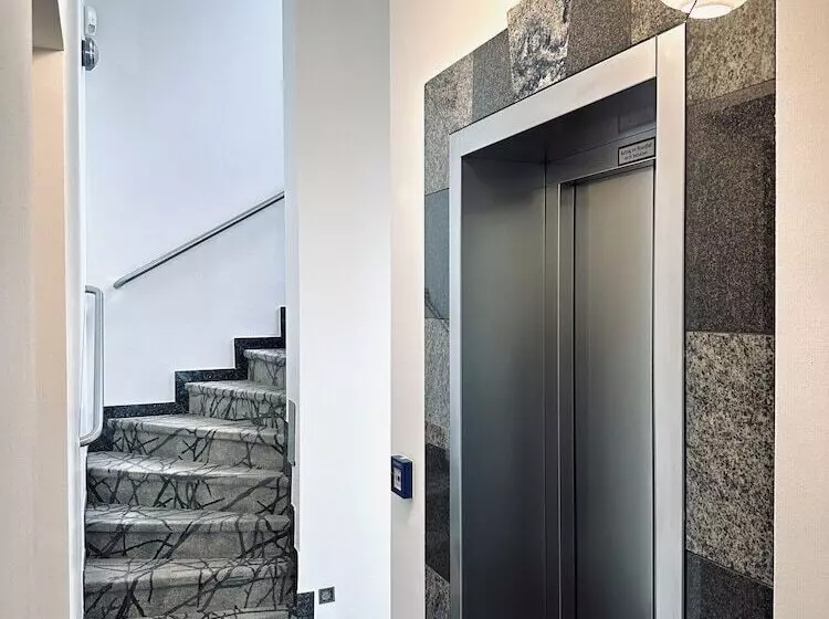اتاق پنت هاوس, Avidonapartments