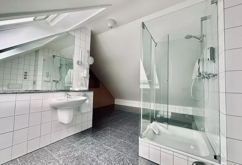 اتاق پنت هاوس, Avidonapartments