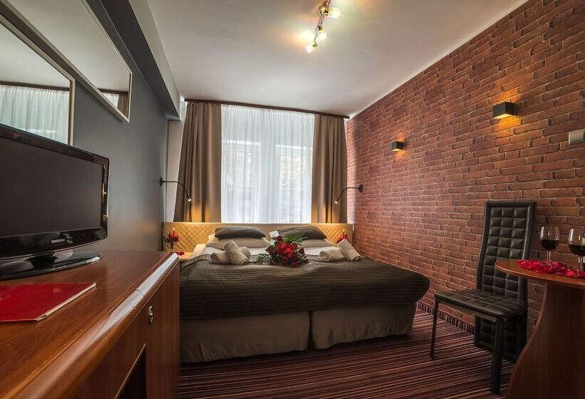 スタンダードルーム, Delta