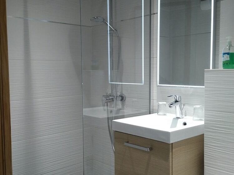 חדר סטנדרט לשלושה, Le Florian