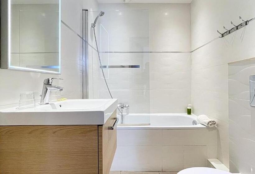 חדר סטנדרט לשלושה, Le Florian