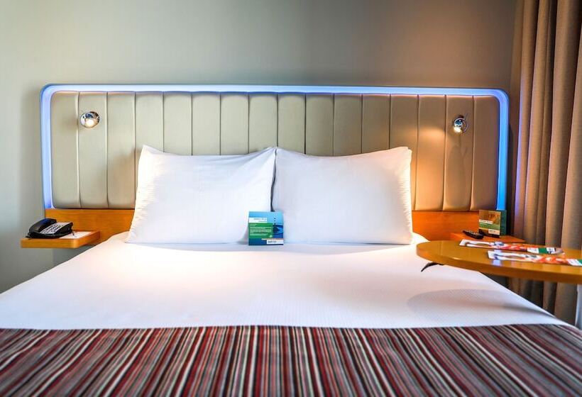 اتاق سوپریور با چشمانداز دریا و بالکن, Park Inn By Radisson Abu Dhabi Yas Island