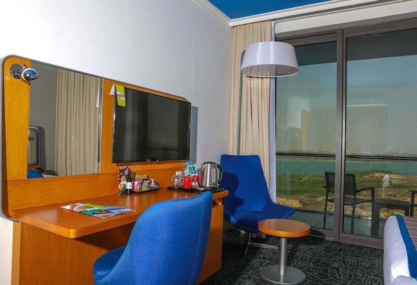Номер Superior Вид на Море с Балконом, Park Inn By Radisson Abu Dhabi Yas Island