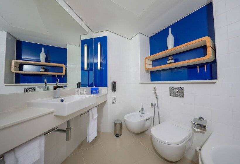 سوییت با چشمانداز دریا, Park Inn By Radisson Abu Dhabi Yas Island