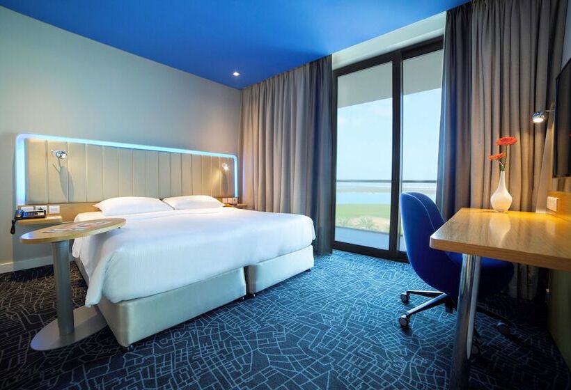 Люкс с Видом, Park Inn By Radisson Abu Dhabi Yas Island