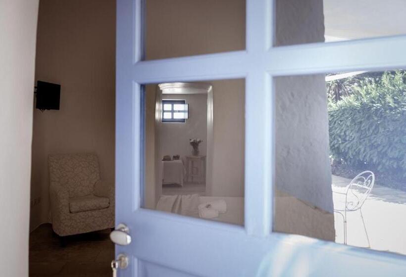 חדר סטנדרט לשלושה, Relais Masseria Villa Cenci