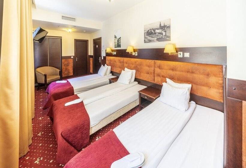 اتاق استاندارد سه نفره, Rixwell Old Riga Palace