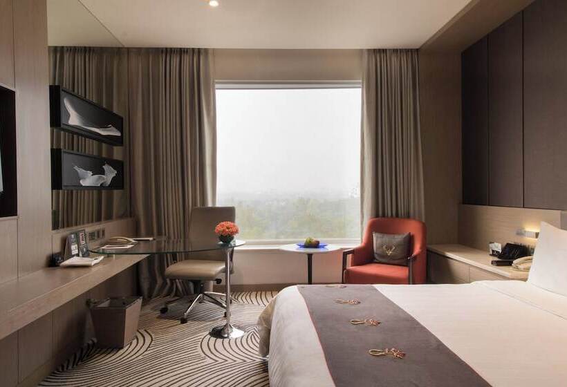 Номер Executive, Sheraton New Delhi