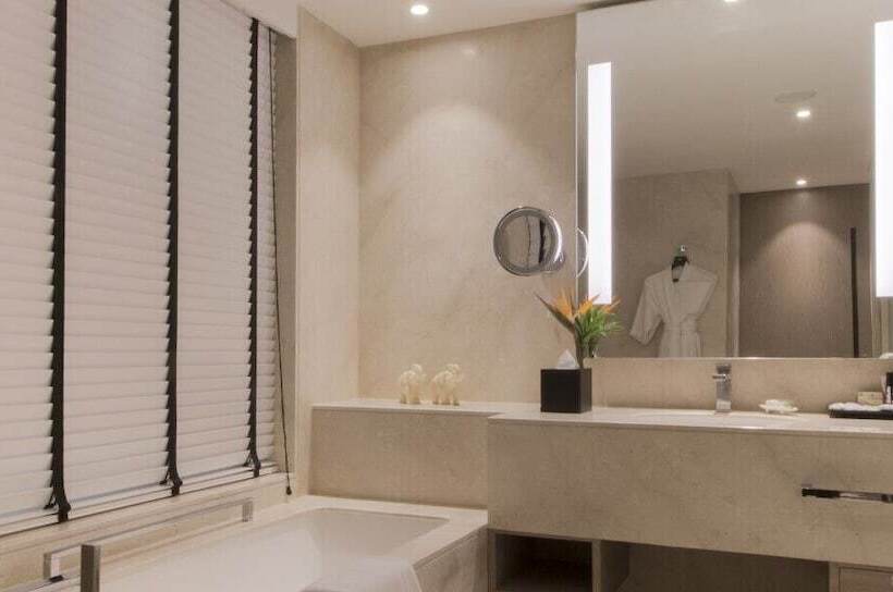 Номер Клуб, Sheraton New Delhi