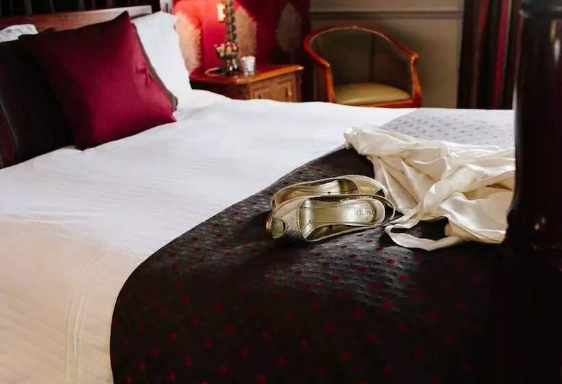 Standard Room, The Ashbourne