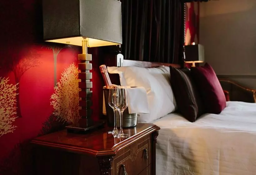 Standard Room, The Ashbourne