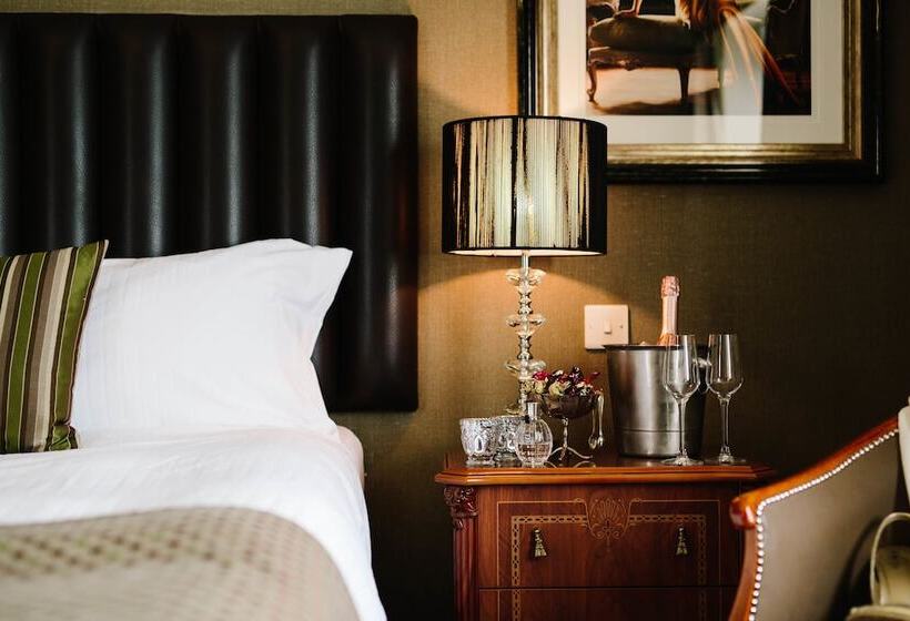 חדר אקזקיוטיב, The Ashbourne