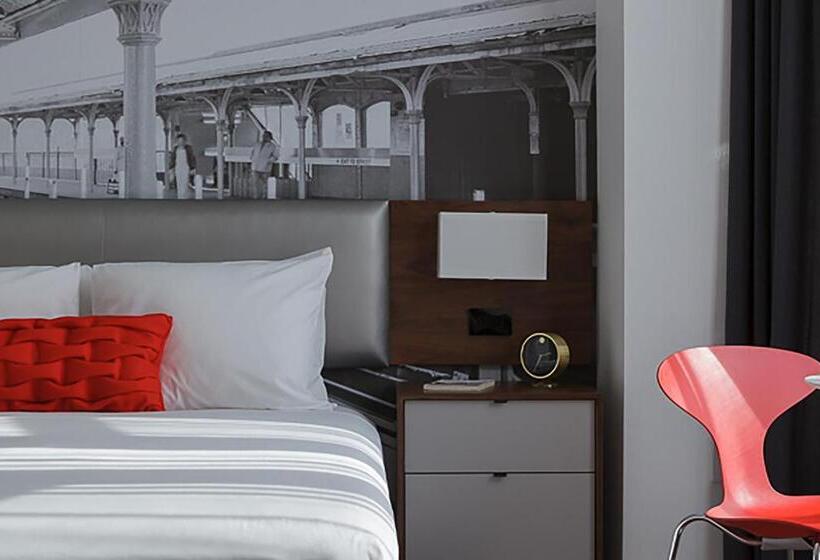 Номер Стандарт, The Revolution