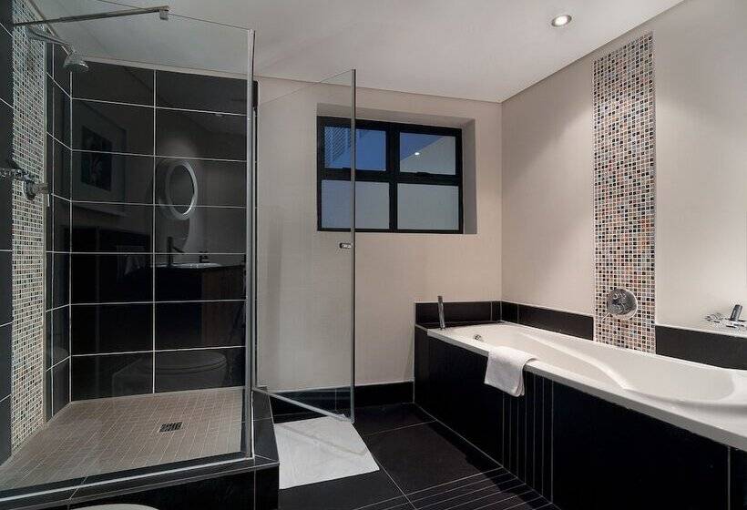 شقة دور أخير غرفتين نوم, The Rockwell Luxury Suites