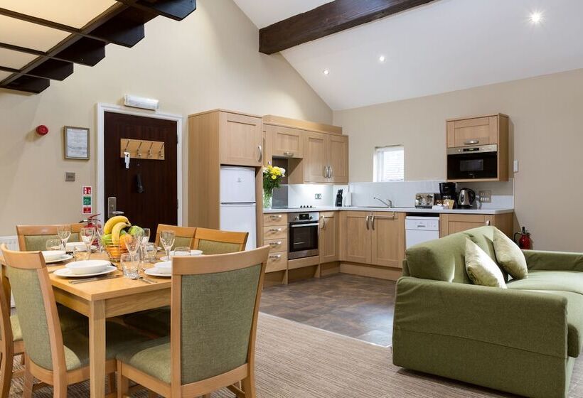 Апартаменты 2 Спальни, Thurnham Hall Resort