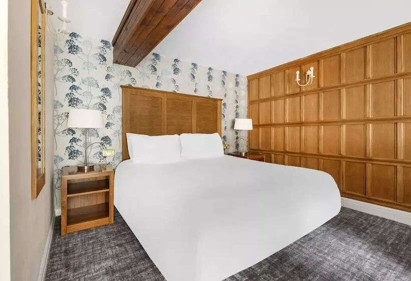 スタンダードスタジオ, Thurnham Hall Resort