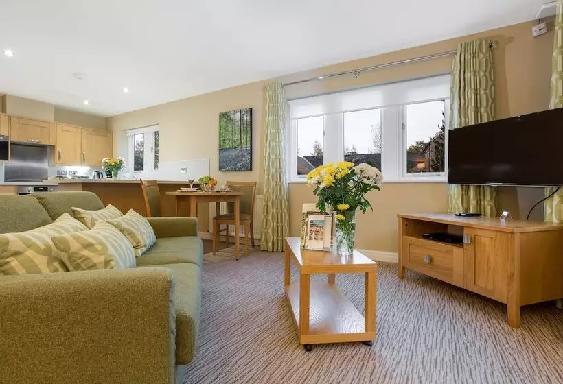 スタンダードスタジオ, Thurnham Hall Resort