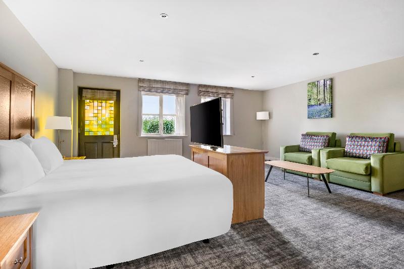 스탠다드 스튜디오, Thurnham Hall Resort