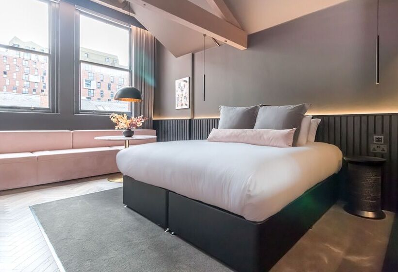 Suite, Velvet