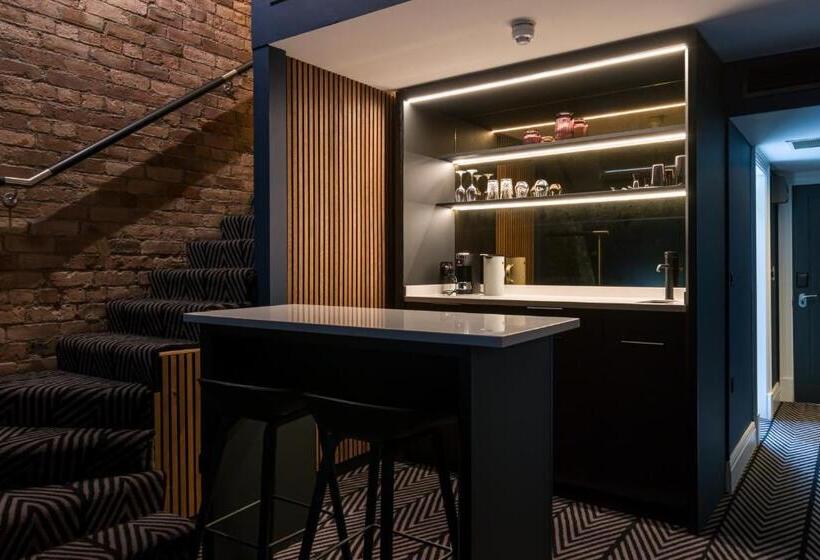 Пентхаус Люкс, Velvet