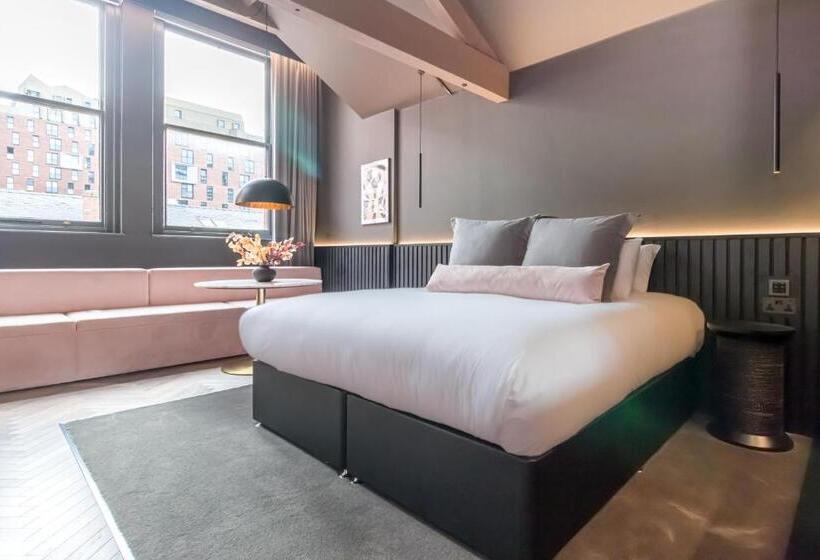 Suite, Velvet
