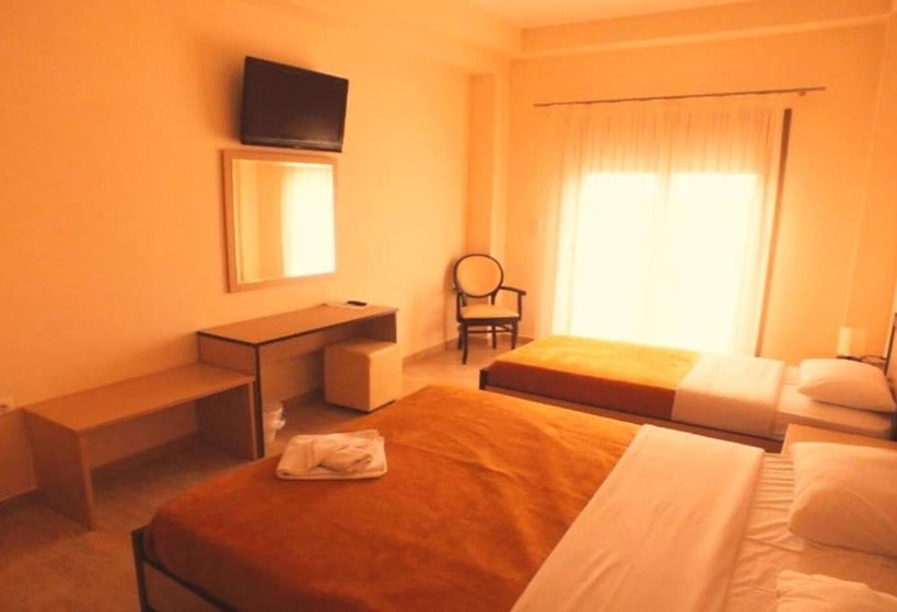 חדר סטנדרט לשלושה, Victoria